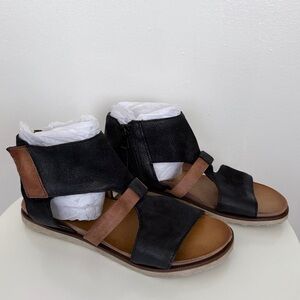 Miz Mooz Black Tan Genuine Leather Sandals Flat Platform Sz 9 / 39